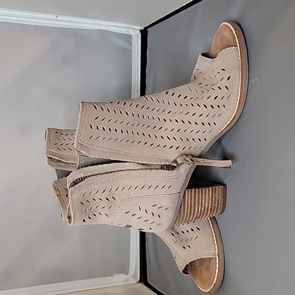 Toms 6.5 Taupe Peep-Toe Ankle Booties - Picture 2 of 7